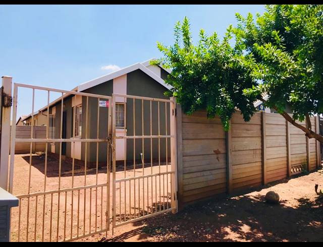 2 BEDROOM FREEHOLD FOR SALE IN SKY CITY